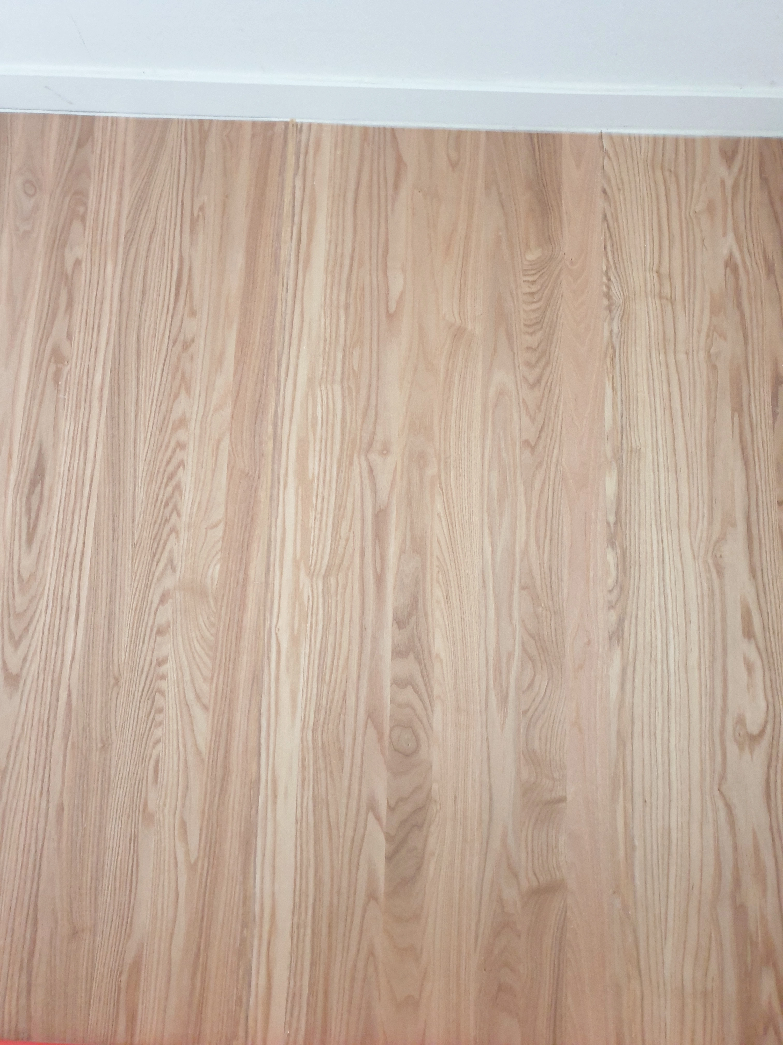 발톱 자국 계단 복원 완료