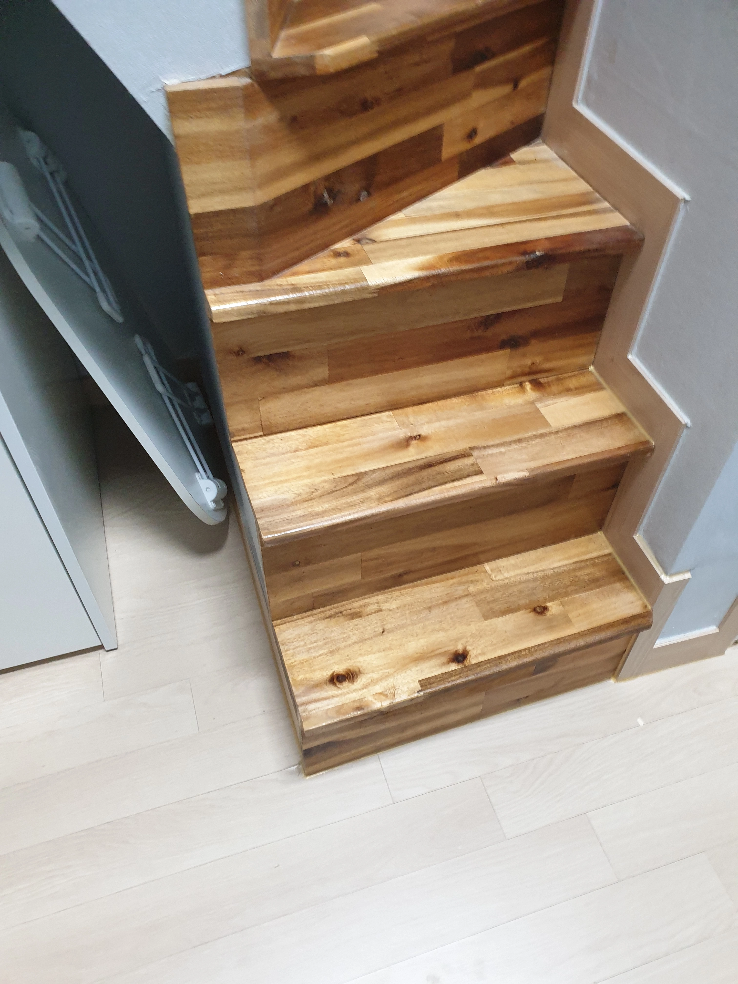 시공 후 - 전체 계단 교체 시공